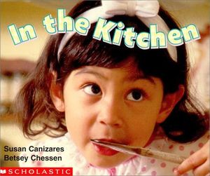 IN THE KITCHEN  (BOARD BOOK)